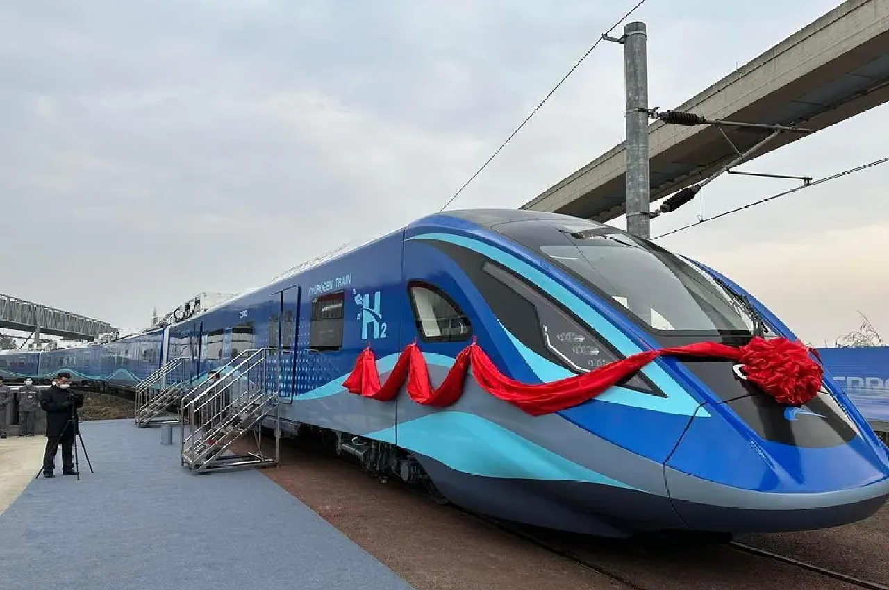 india hydrogen train